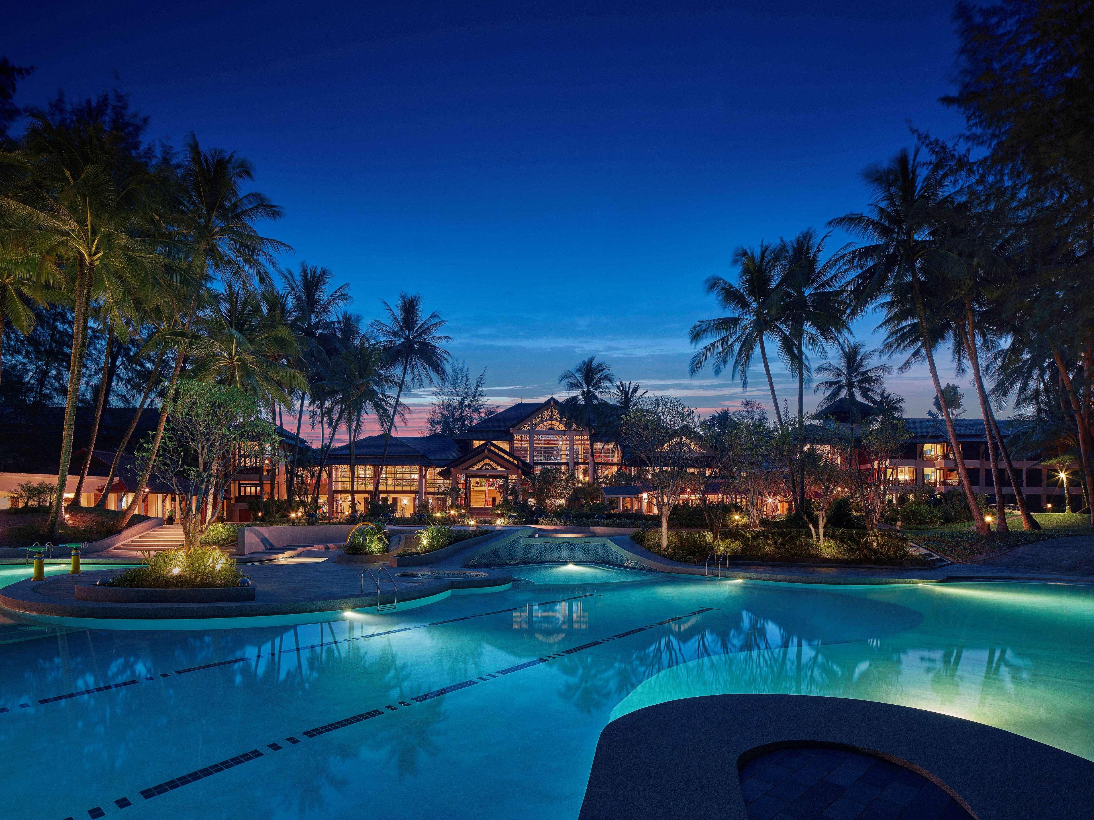 Dusit Thani Laguna Phuket Bangtau-part Kültér fotó The pool at the Royal Villa