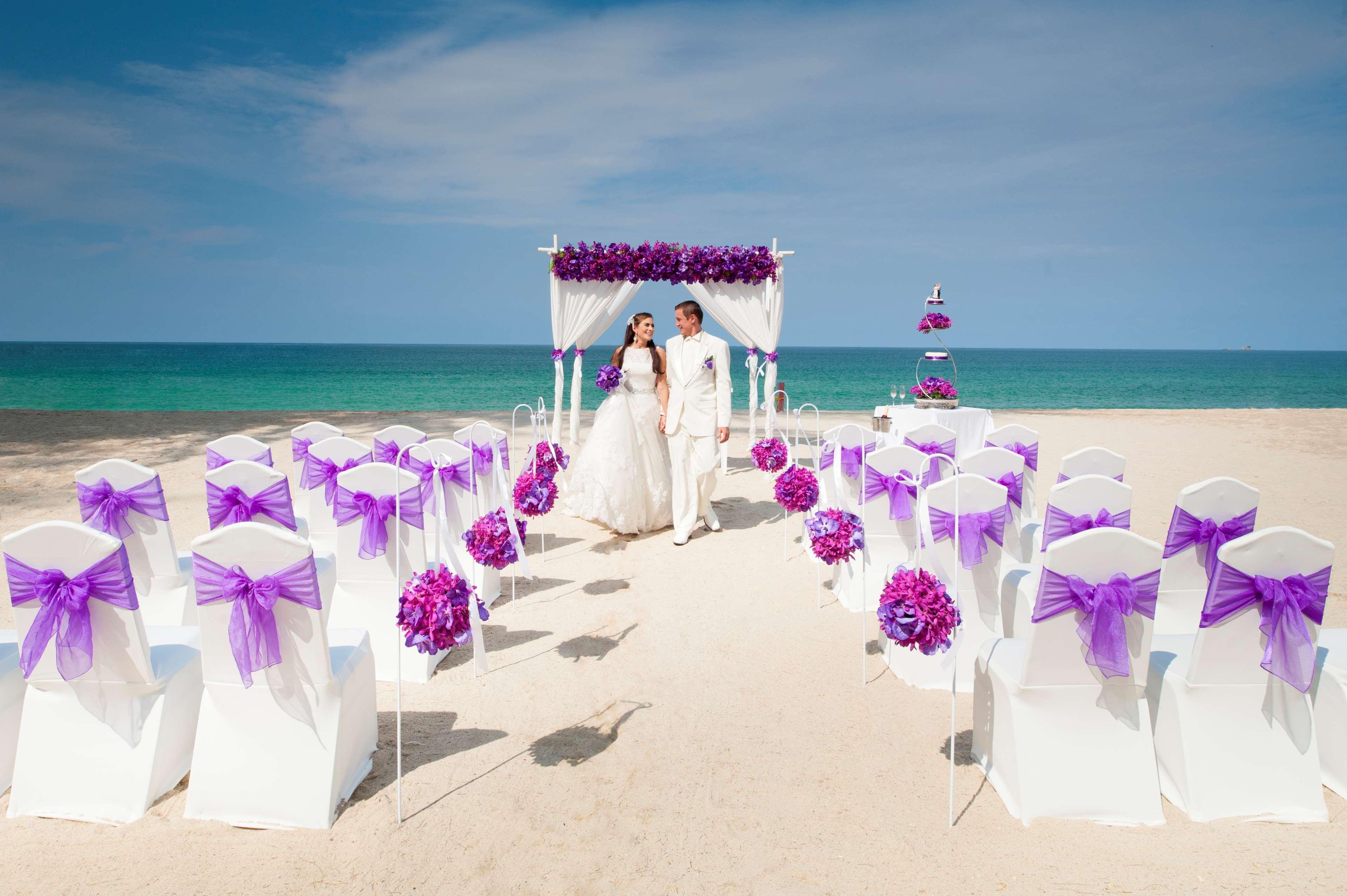 Dusit Thani Laguna Phuket Bangtau-part Kültér fotó A beach wedding