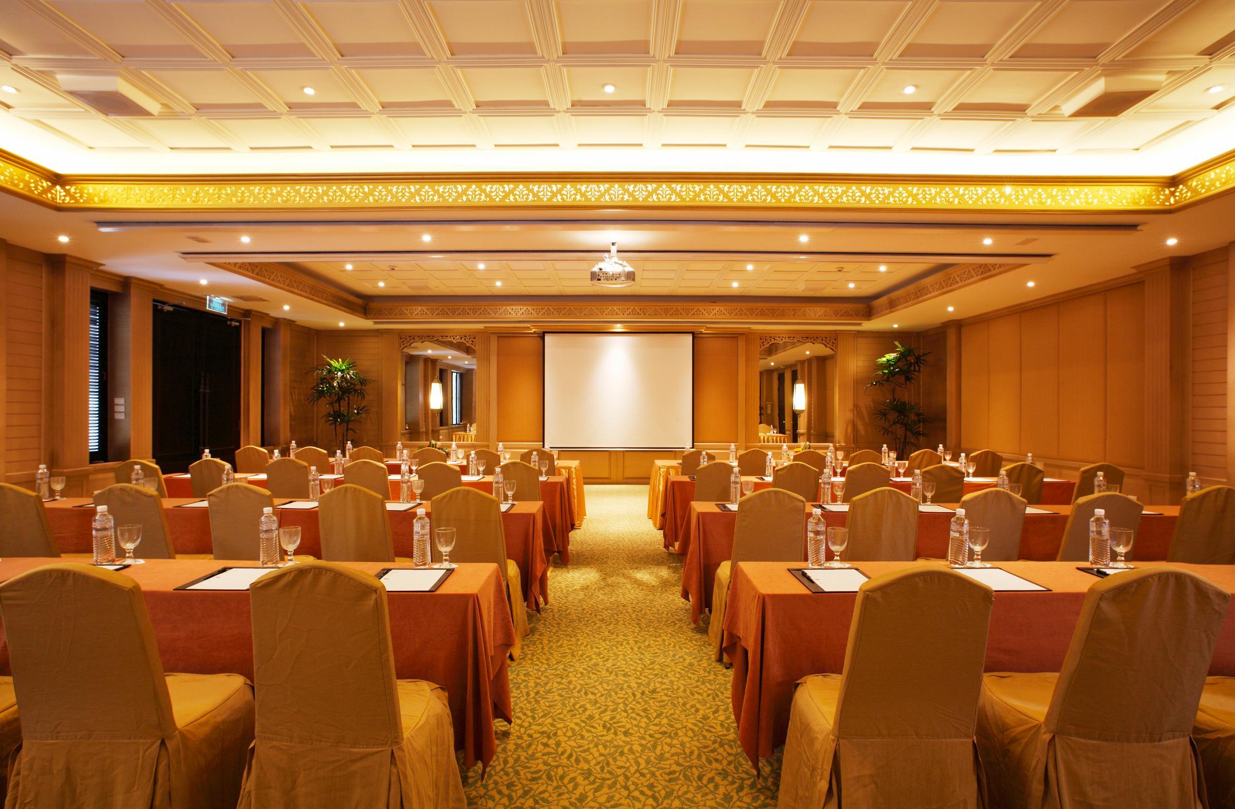 Dusit Thani Laguna Phuket Bangtau-part Kültér fotó A typical conference room