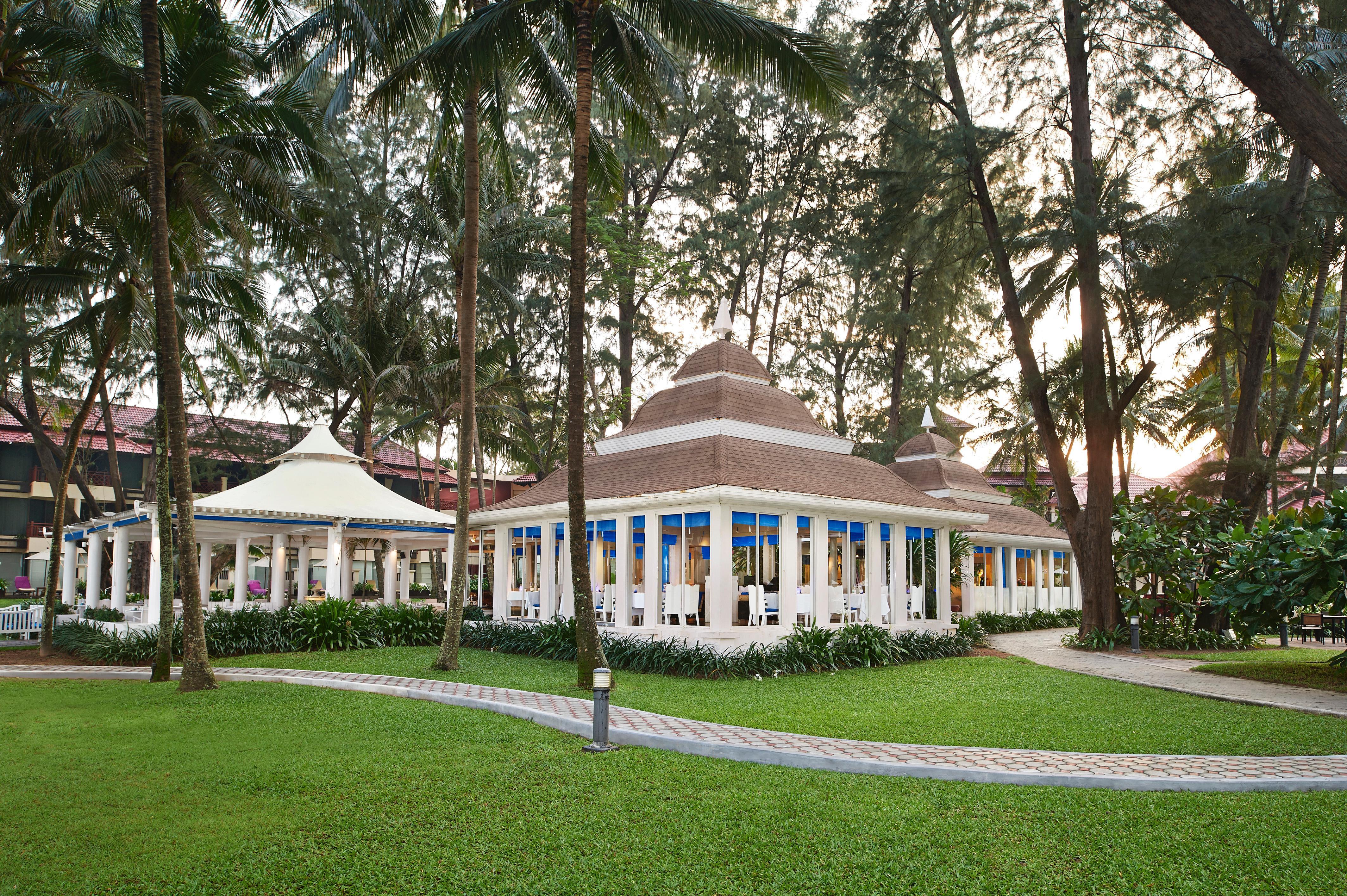 Dusit Thani Laguna Phuket Bangtau-part Kültér fotó The E&O 88 Restaurant