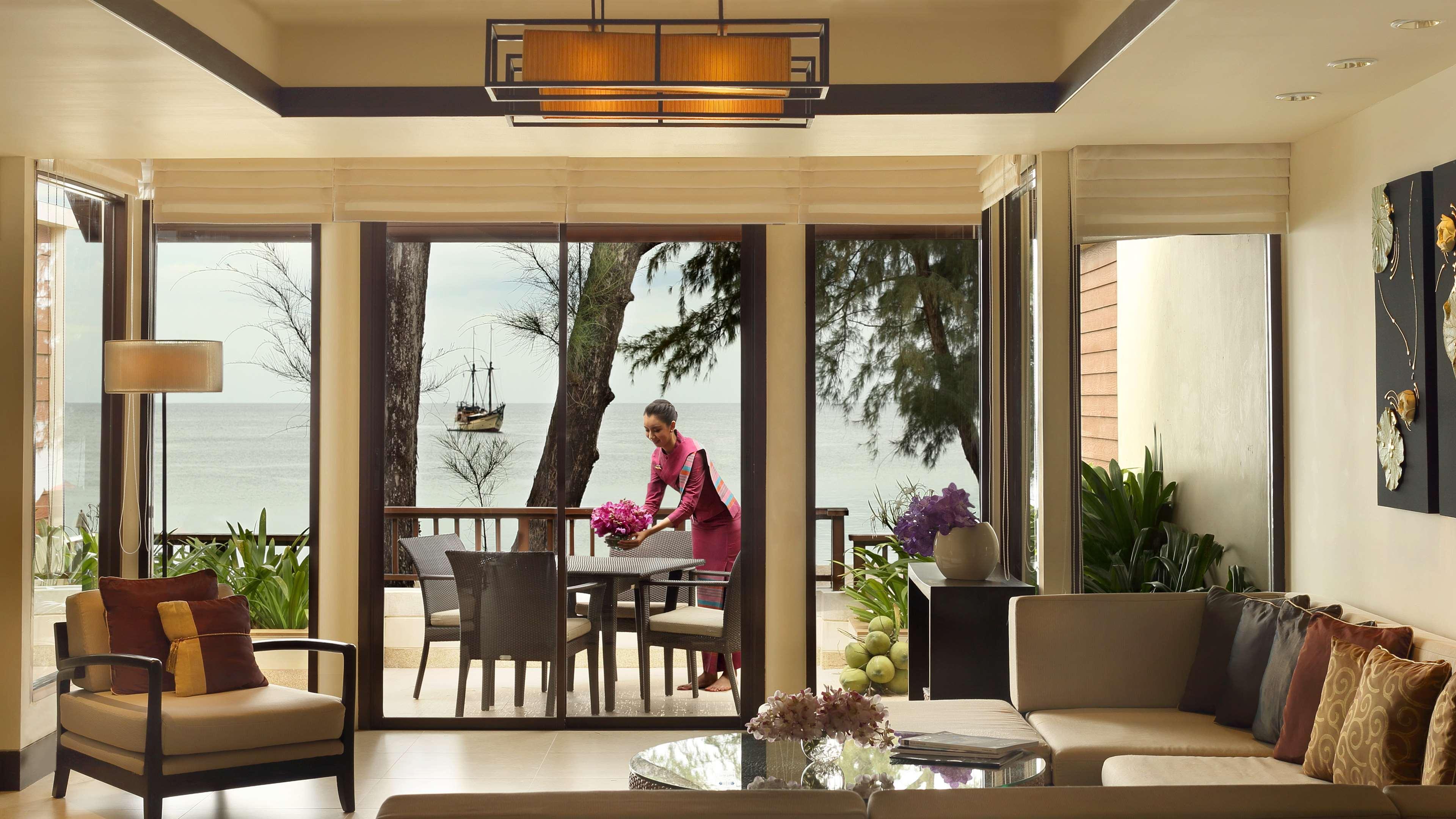 Dusit Thani Laguna Phuket Bangtau-part Kültér fotó A guest at the Four Seasons Resort