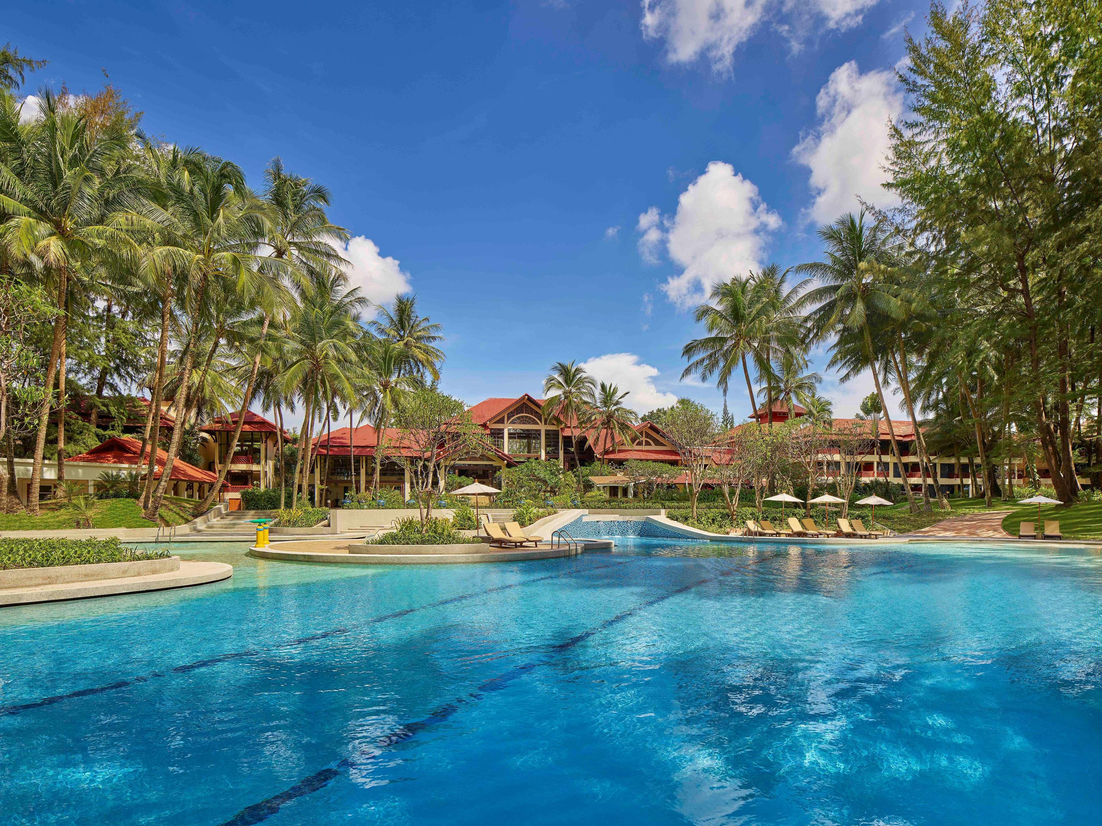 Dusit Thani Laguna Phuket Bangtau-part Kültér fotó The pool at the Langkawi Hilton