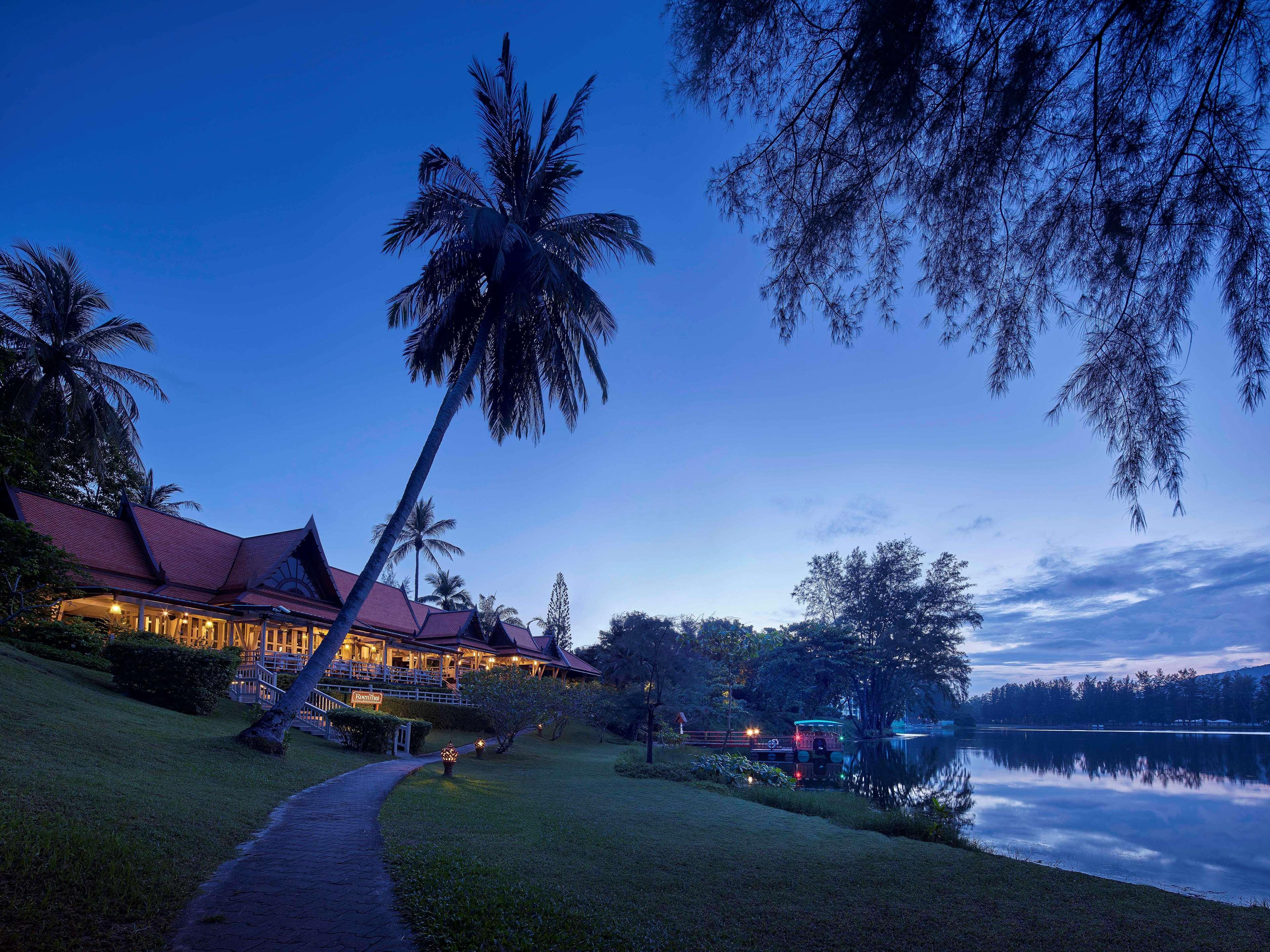 Dusit Thani Laguna Phuket Bangtau-part Kültér fotó The E&O 88 Hotel