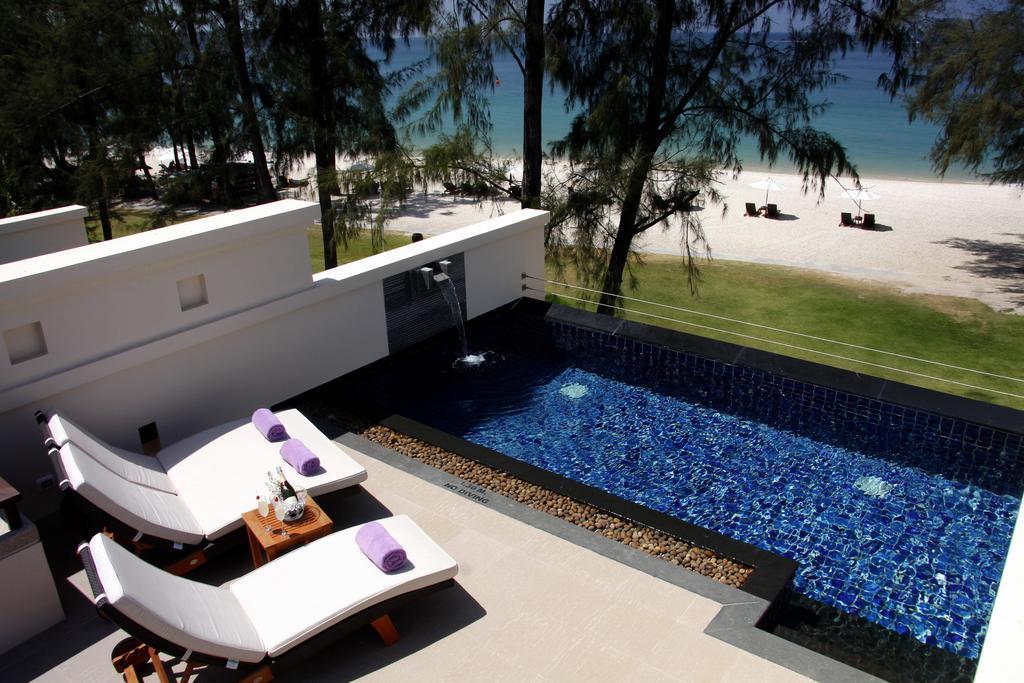 Dusit Thani Laguna Phuket Bangtau-part Kültér fotó The Beachfront Pool Villas