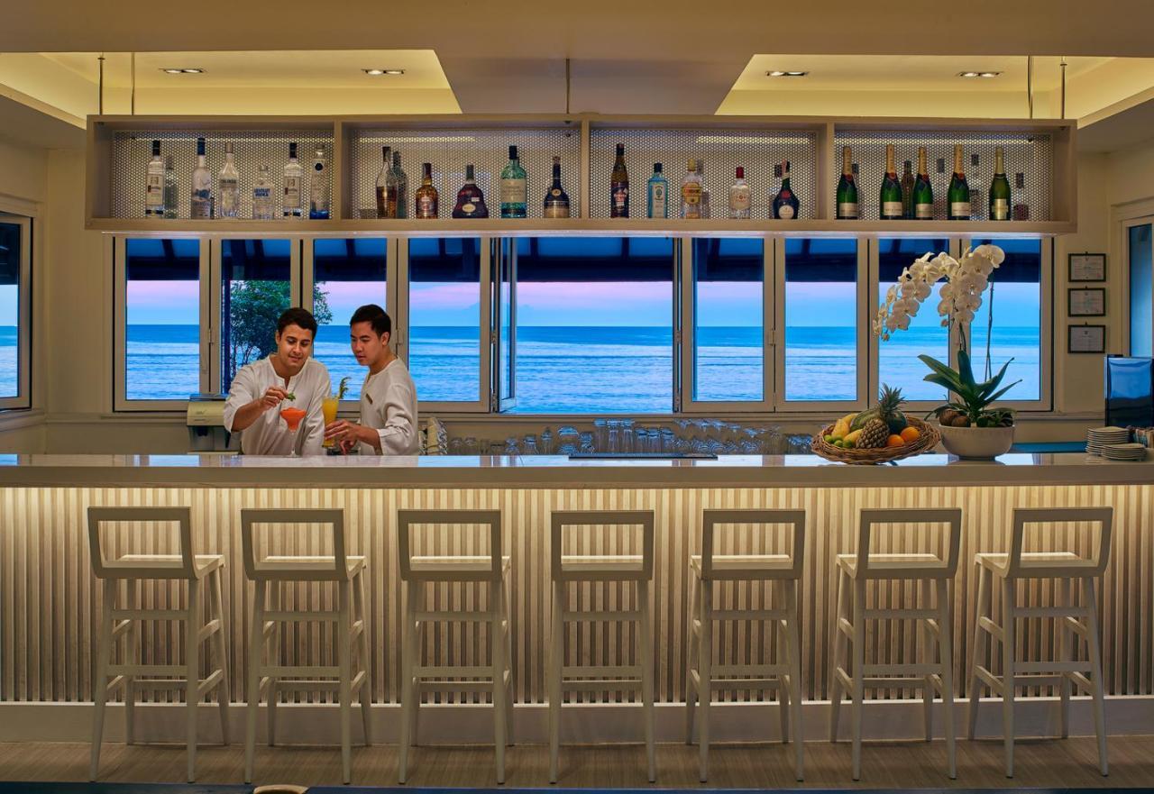 Dusit Thani Laguna Phuket Bangtau-part Kültér fotó The bar at the Beach Club