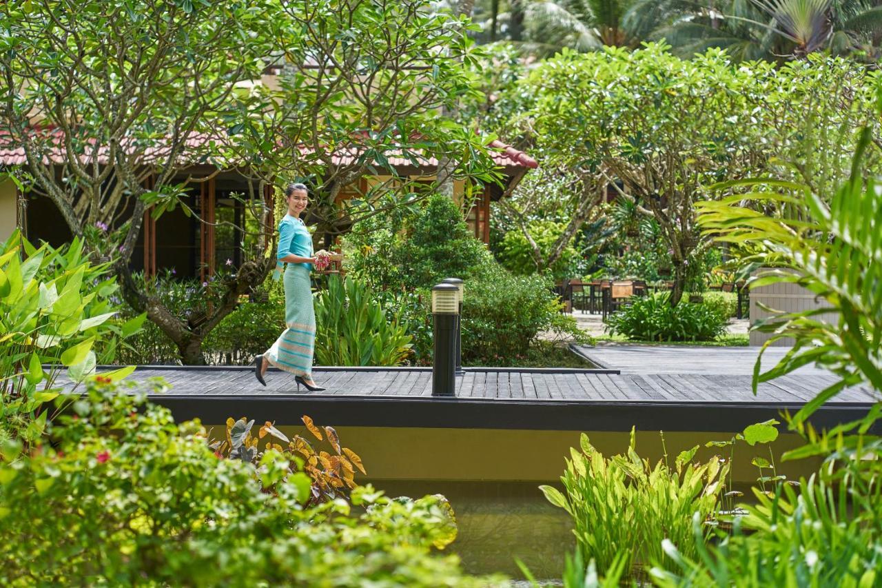 Dusit Thani Laguna Phuket Bangtau-part Szoba fotó The resort's gardens